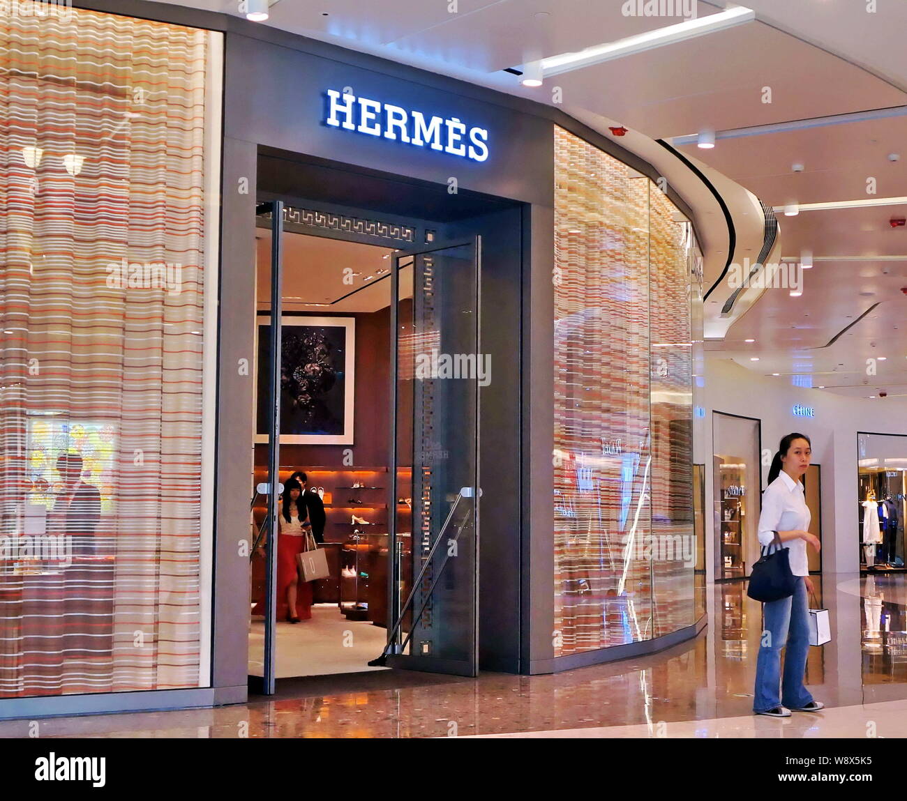 magasins hermes paris