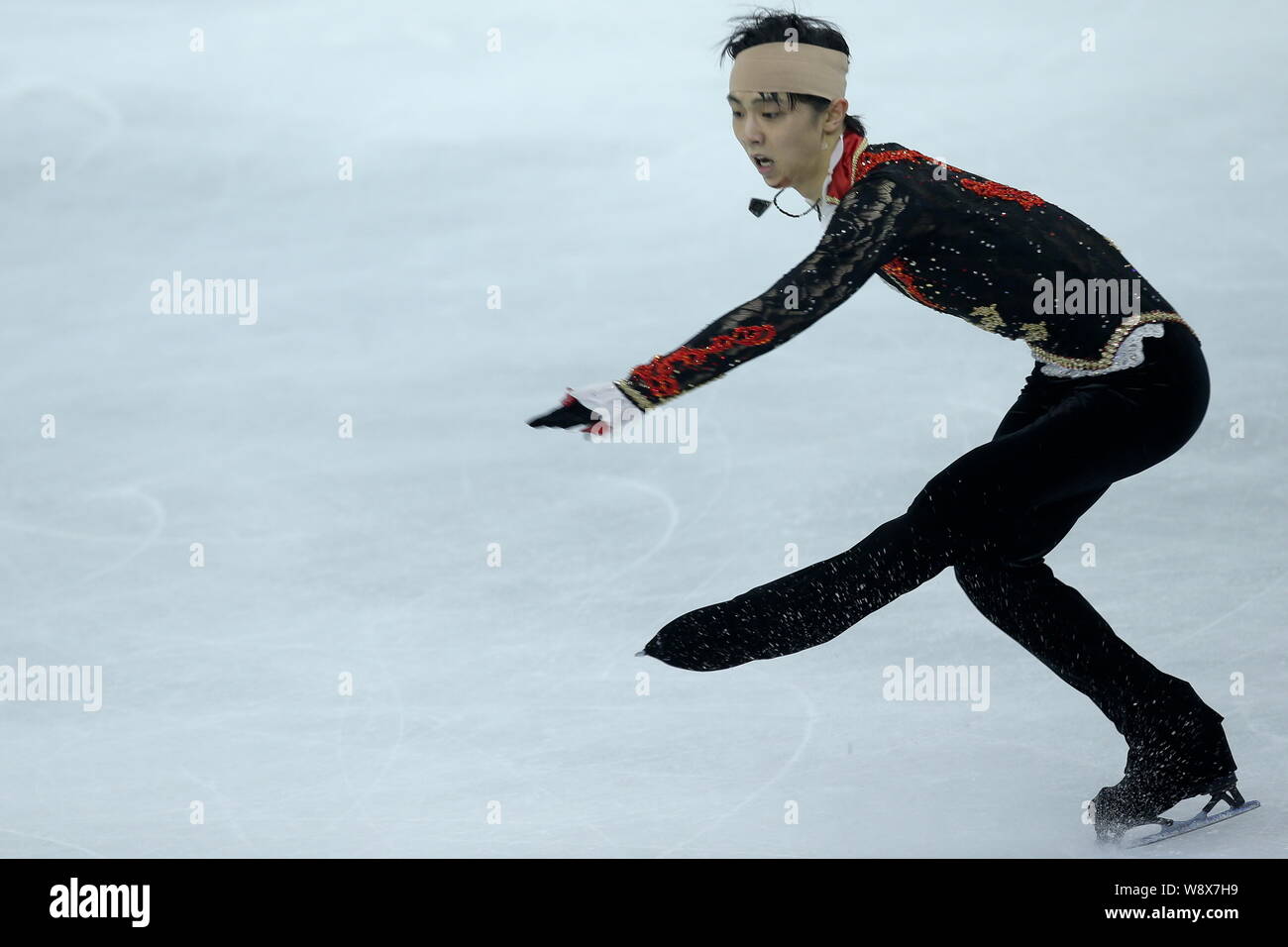 Yuzuru Hanyu du Japon effectue pendant la Coupe de Chine de Lexus 2014 ISU Grand Prix of Figure Skating à Shanghai, Chine, 8 novembre 2014. Banque D'Images