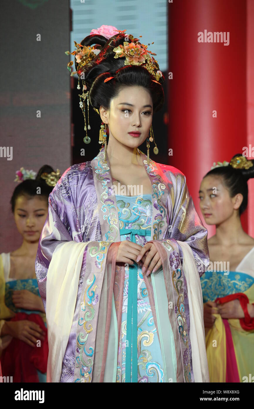 Costume empereur chinois sale