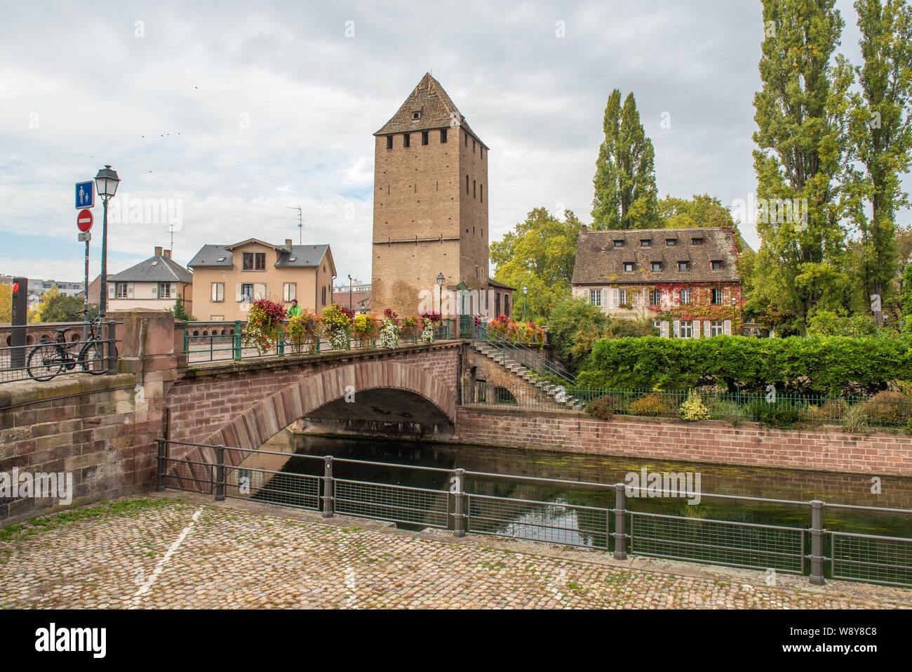 La Petite France La Petite France , un quartier historique de la ville de Strasbourg dans l'est de la France Banque D'Images