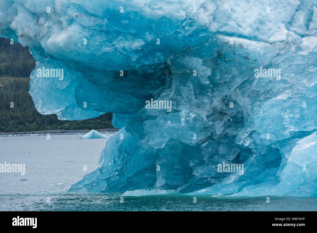 Detail shot de glace sur un iceberg en surplomb de rupture du glacier Columbia. Banque D'Images