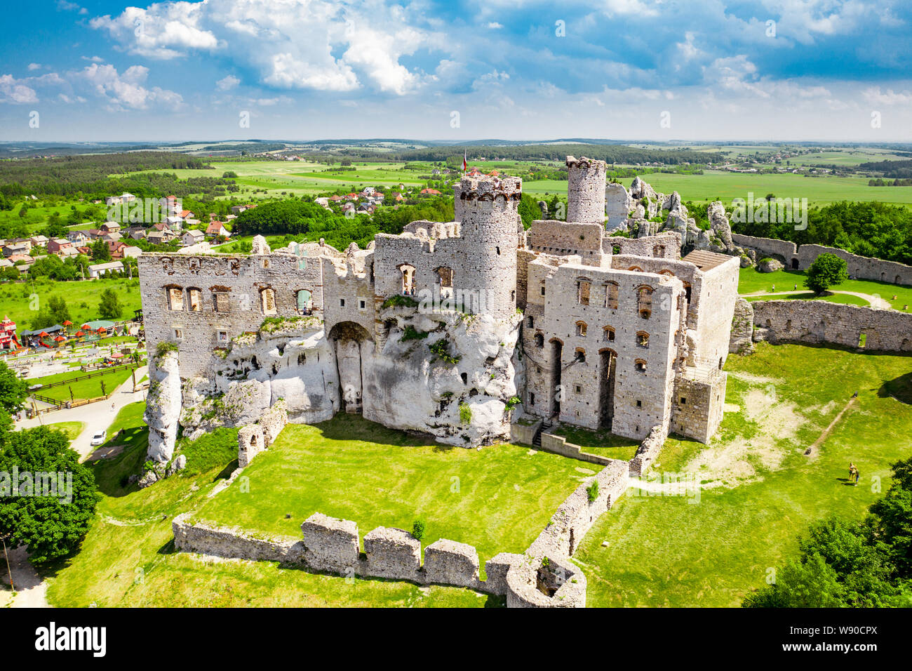 Ruines du château médiéval situé en Pologne, Ogrodzieniec Banque D'Images