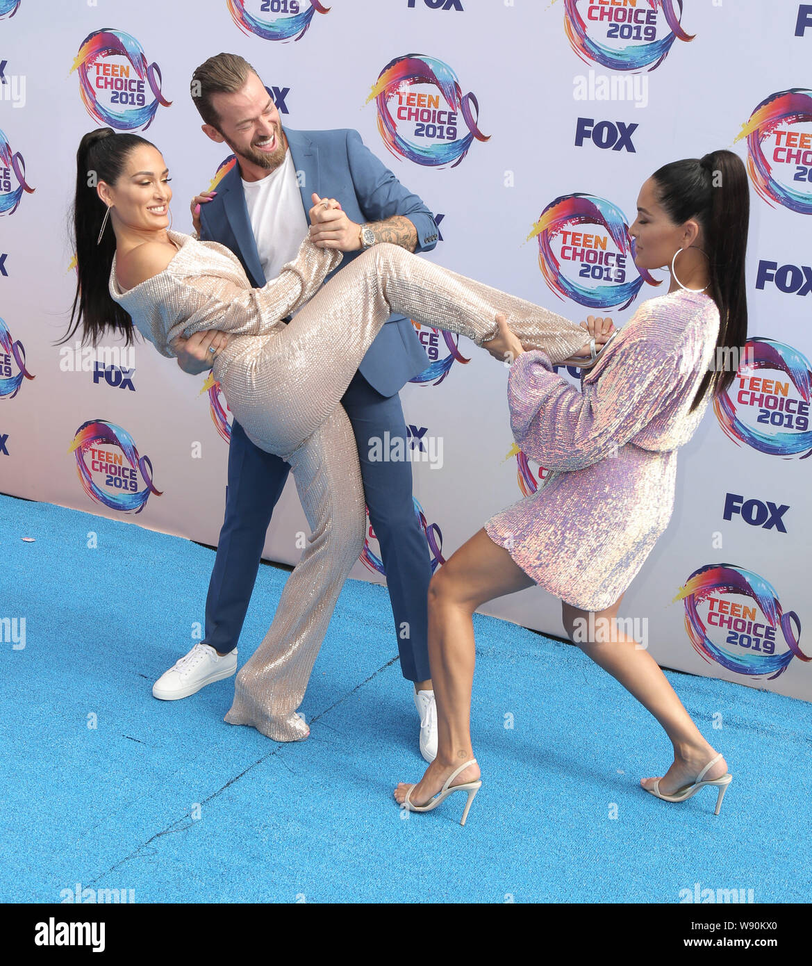 11 août 2019, Hermosa Beach, CA, USA : 11 août 2019 - Hermosa Beach, Californie - Nikki Bella, Brie Bella, Artem, Chigvintsev Les Bella Twins. FOX's Teen Choice Awards 2019 tenue à Hermosa Beach Pier. Crédit photo : PMA/AdMedia (crédit Image : © PMA/AdMedia via Zuma sur le fil) Banque D'Images