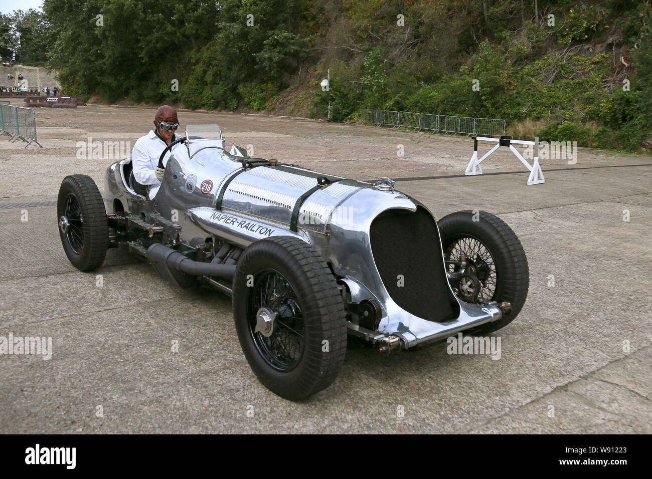 Napier-Railton 24 litres (1933), avant-guerre revécu Brooklands motoring event, Brooklands Museum, Weybridge, Surrey, Angleterre, Grande-Bretagne, Royaume-Uni, Europe Banque D'Images