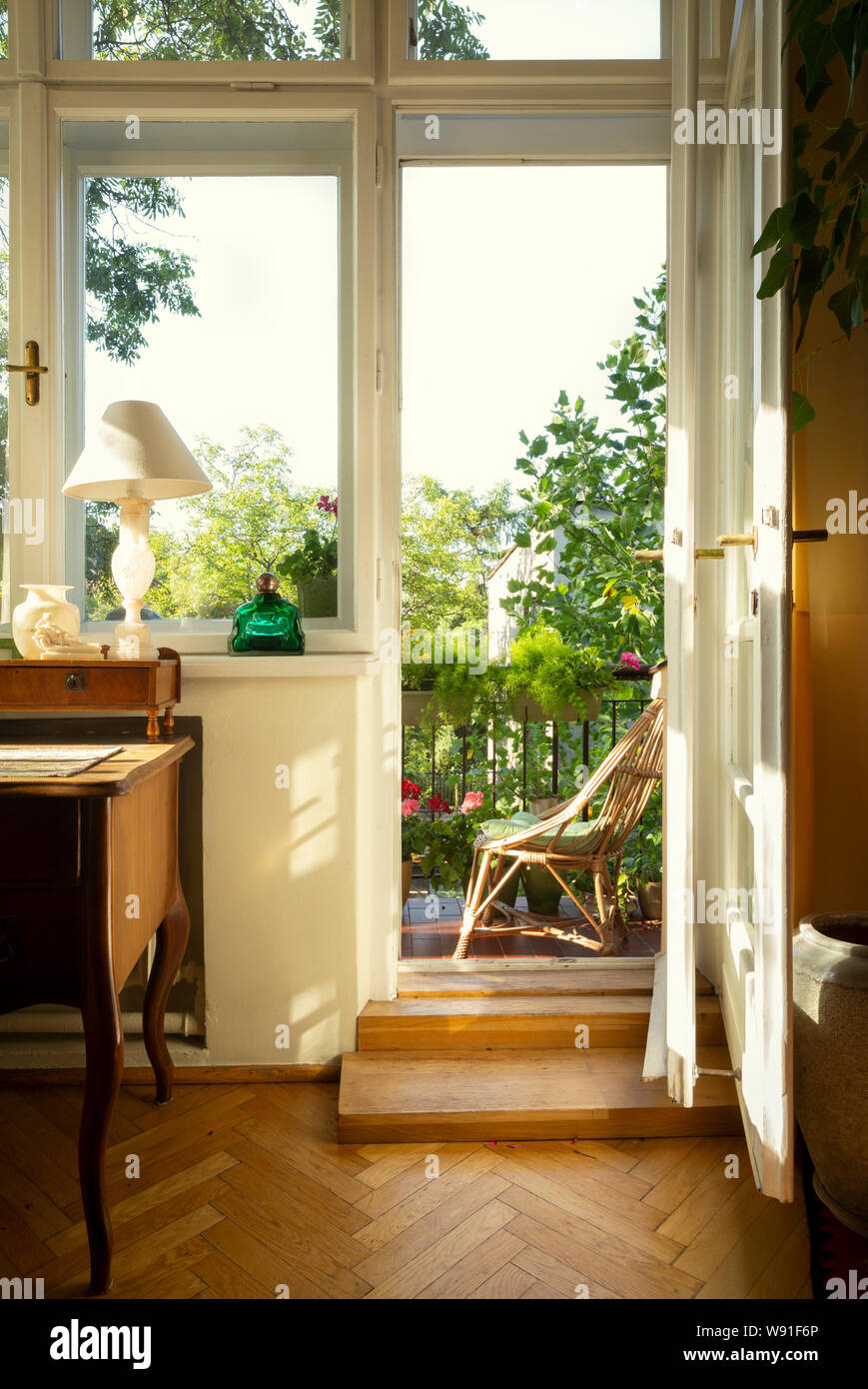 Design intérieur magnifique avec des meubles anciens Banque D'Images