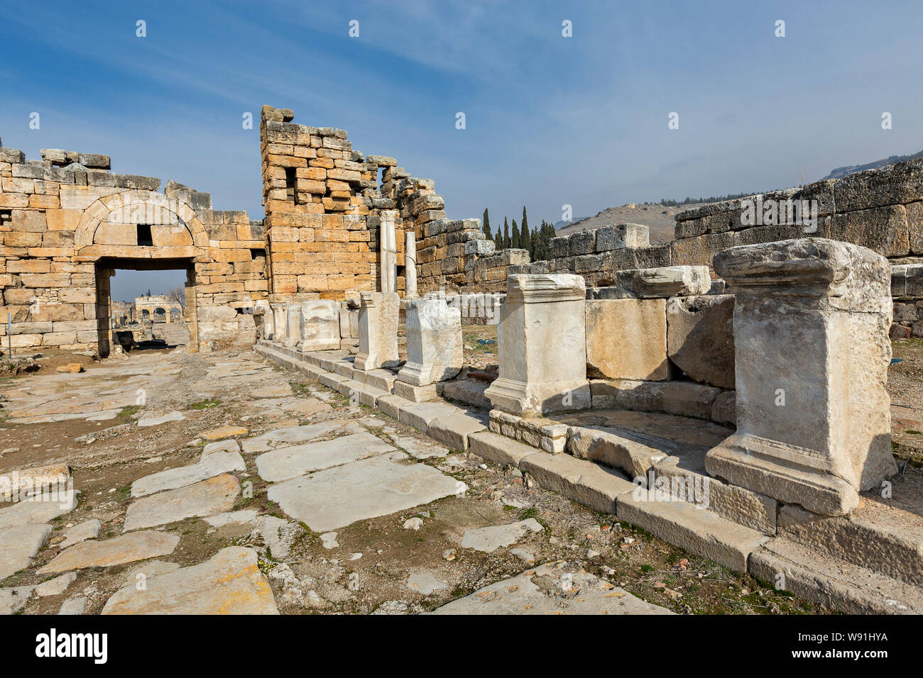 Ruines de l'ancienne ville de Hiérapolis, Pamukkale, Turquie. Banque D'Images