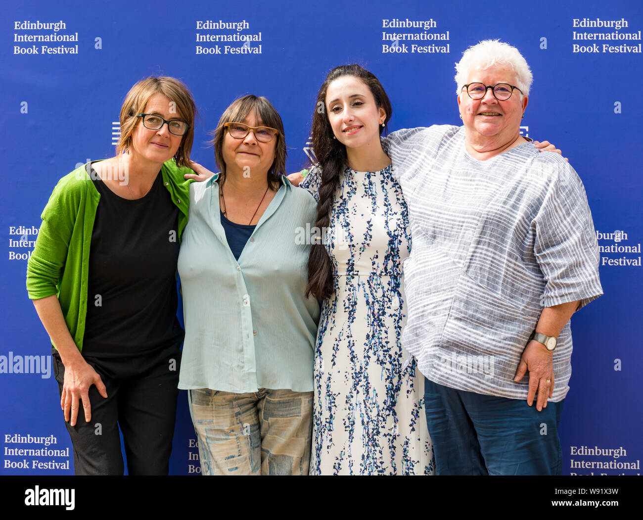 Édimbourg, Écosse, Royaume-Uni, 12 août 2019. Edinburgh International Book Festival. Sur la photo : de g à R Francis Cabrel, auteur-compositeur écossais, Ali Smith, Écossais auteur, dramaturge, journaliste et universitaire, Nayrouz Qarmout, écrivain et activiste palestinien, Val McDermid, écrivain écossais qui explore les histoires de personnes et de familles qui ont quitté leur patrie à la fête du livre Banque D'Images