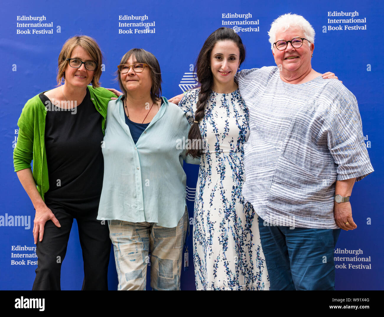 Édimbourg, Écosse, Royaume-Uni, 12 août 2019. Edinburgh International Book Festival. Sur la photo : de g à R Francis Cabrel, auteur-compositeur écossais, Ali Smith, Écossais auteur, dramaturge, journaliste et universitaire, Nayrouz Qarmout, écrivain et activiste palestinien, Val McDermid, écrivain écossais qui explore les histoires de personnes et de familles qui ont quitté leur patrie à la fête du livre Banque D'Images