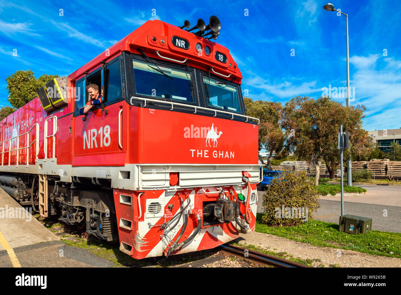 Les parcs d'Adélaïde, Australie du Sud Terminal - 4 août 2019 : Le moteur train Ghan prêts à partir pour son 90e anniversaire de service spécial d'Ade Banque D'Images