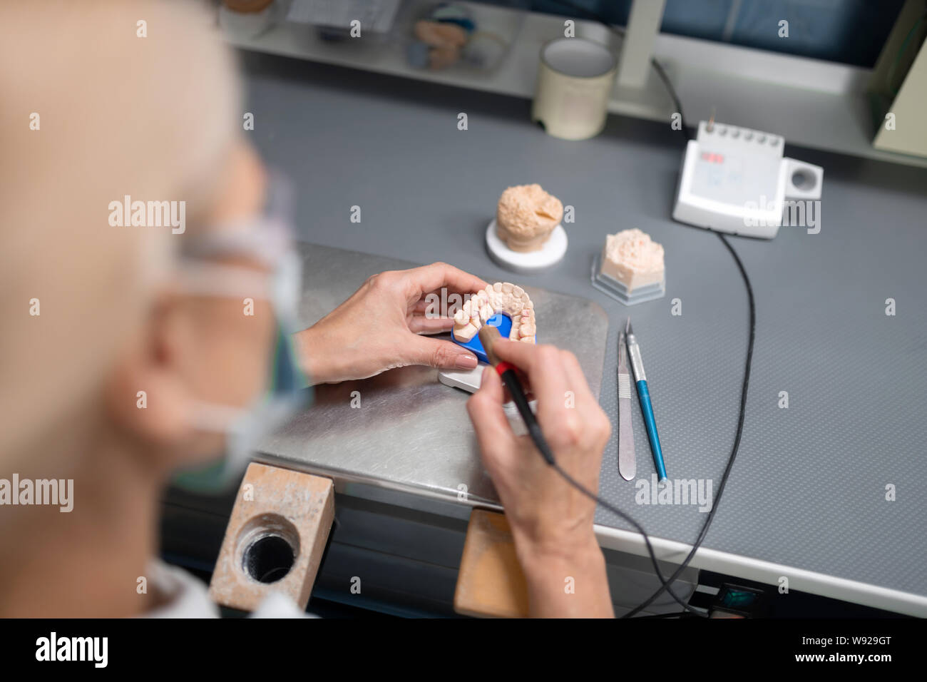 Kit De 8 Chevilles En Porcelaine Pour Four De Laboratoire Dentaire - Pour Montage Sur Plateau