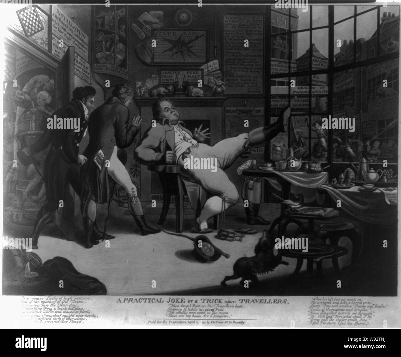 Une blague ou un truc sur les voyageurs Résumé : Le café-salle d'un provincial Inn avec un grand bow-window (à droite) par lequel le bow-window, la rue, et l'inverse les maisons sont vus. Un gros homme s'appuyant sur ses bottes enregistre la douleur et de l'alarme, une jambe florissante sauvagement, alors que deux jeunes hommes à la mode stand by, préoccupation touchant (Source : George) Banque D'Images