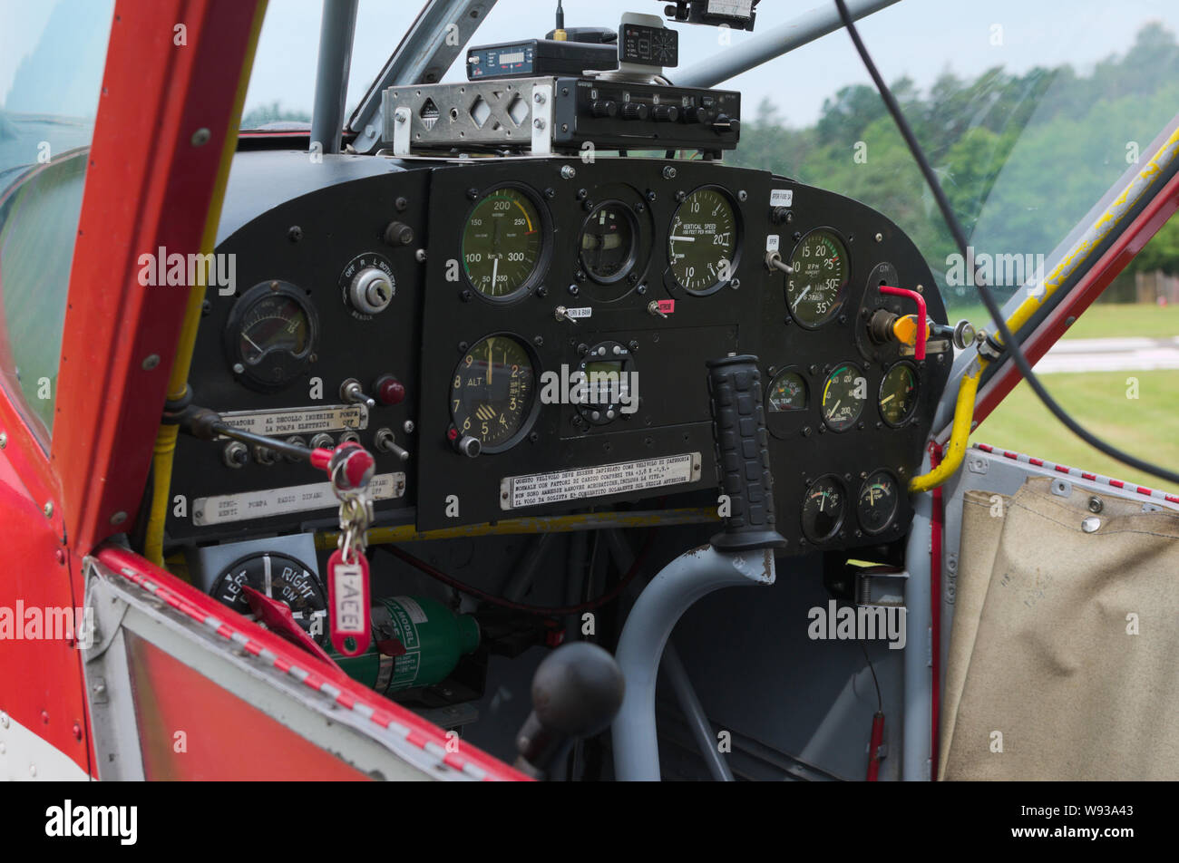 L'intérieur du cockpit d'un avion Piper Banque D'Images