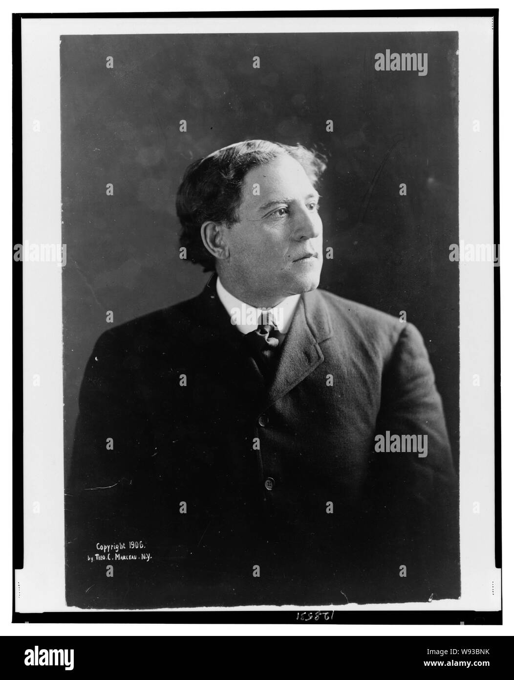 Les AA. Stagg, half-length portrait, faisant face à droite Banque D'Images