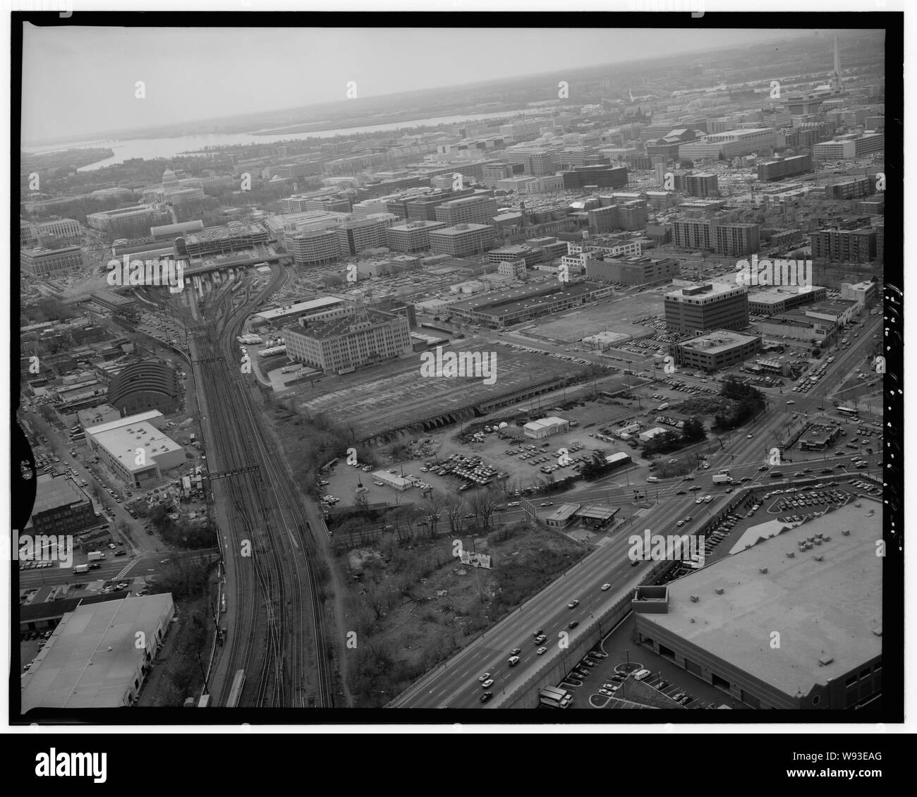 Vue aérienne SUD-OUEST LE LONG DU CORRIDOR DE L'AVENUE DELAWARE FLORIDA Avenue, NW. - Delaware Avenue, Washington, District of Columbia, DC de rails de chemin de fer près de la gare Union, Washington, D.C. Banque D'Images