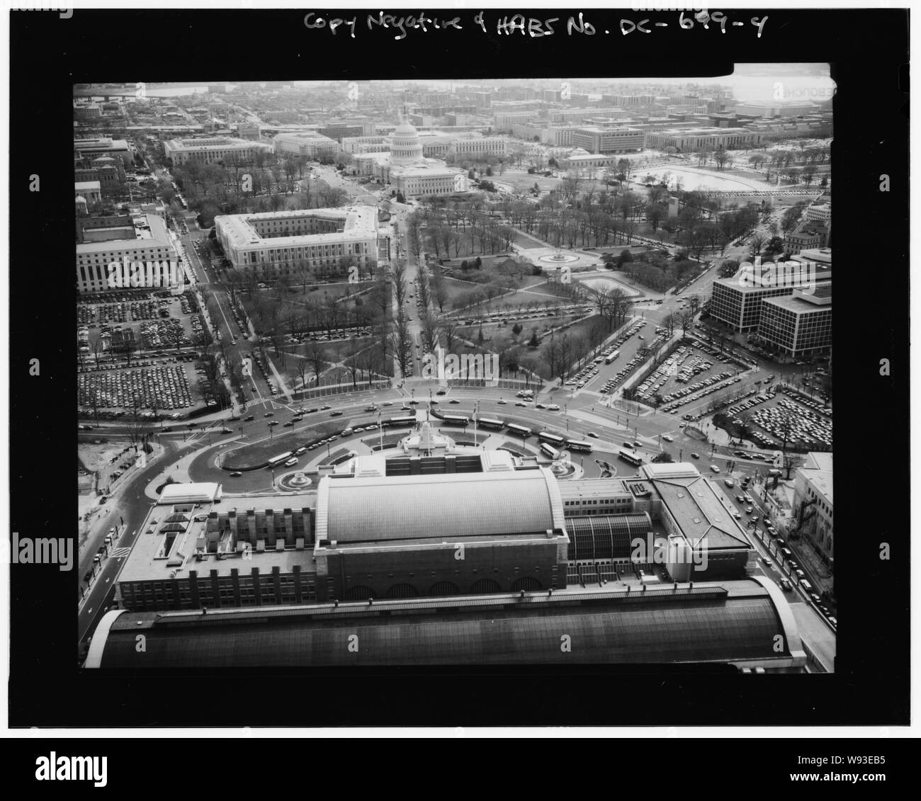 Vue aérienne SUD-OUEST LE LONG DU COULOIR DU DELAWARE AVENUE AU-DESSUS DE LA GARE UNION. - Delaware Avenue, Washington, District of Columbia, DC Union Station, Washington, D.C. Banque D'Images
