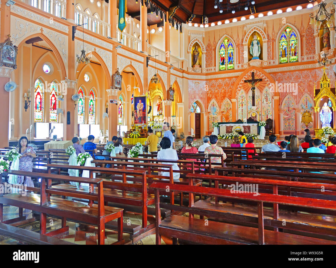CHANTABURI, THAÏLANDE - 26 JUILLET 2019Christian thaïlandais dans la Cathédrale de l'Immaculée Conception, la Thaïlande Chanthaburi Banque D'Images