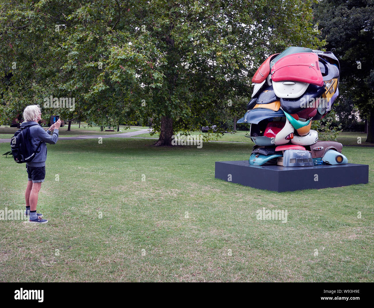 Zak Ove sculpture 'Morris autonome' show à Regents Park Londres partie de Frieze Art Show Banque D'Images