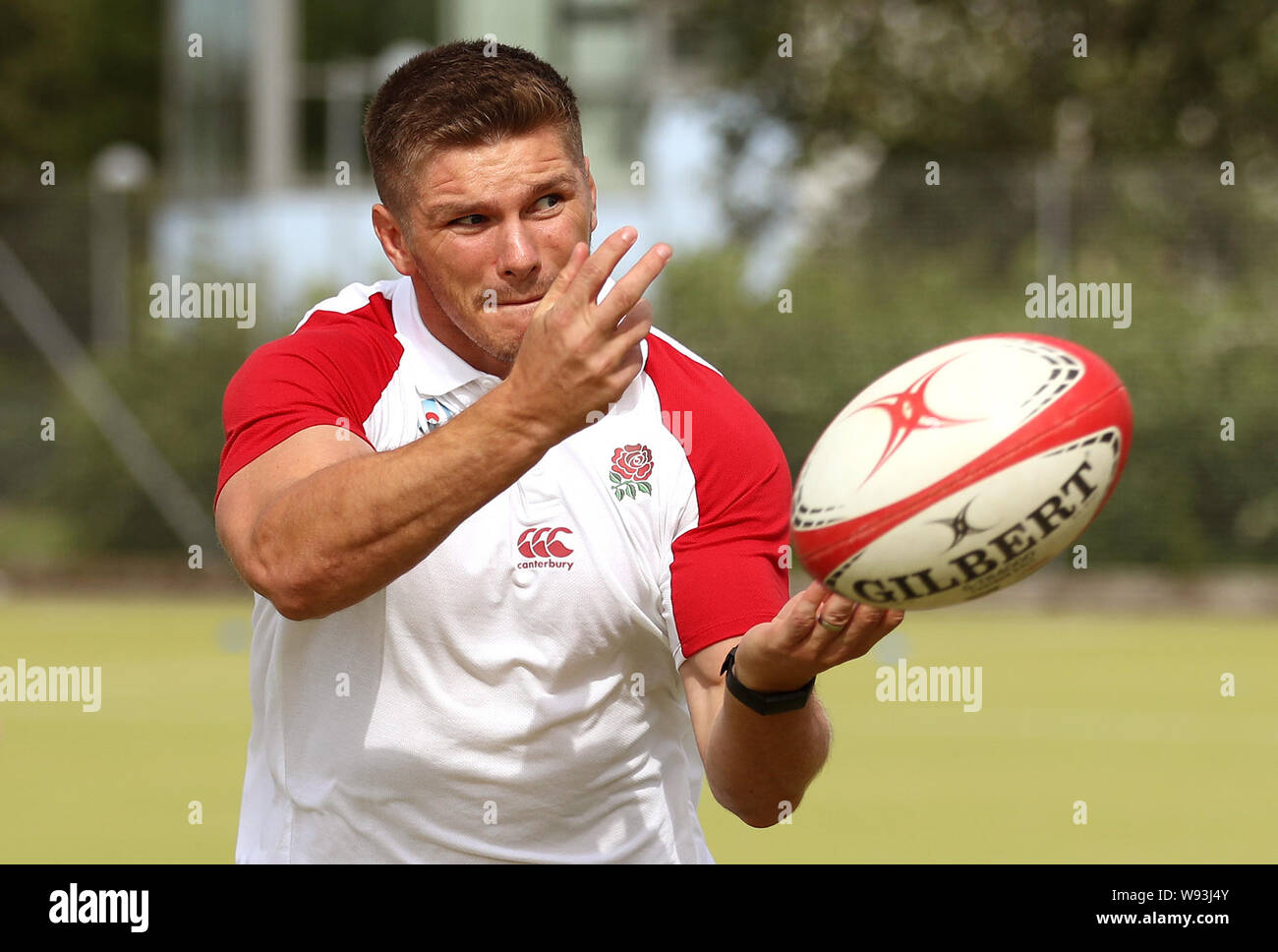 Owen Farrell pendant la Coupe du Monde annonce à l'équipe de Blaise High School, Bristol. Banque D'Images