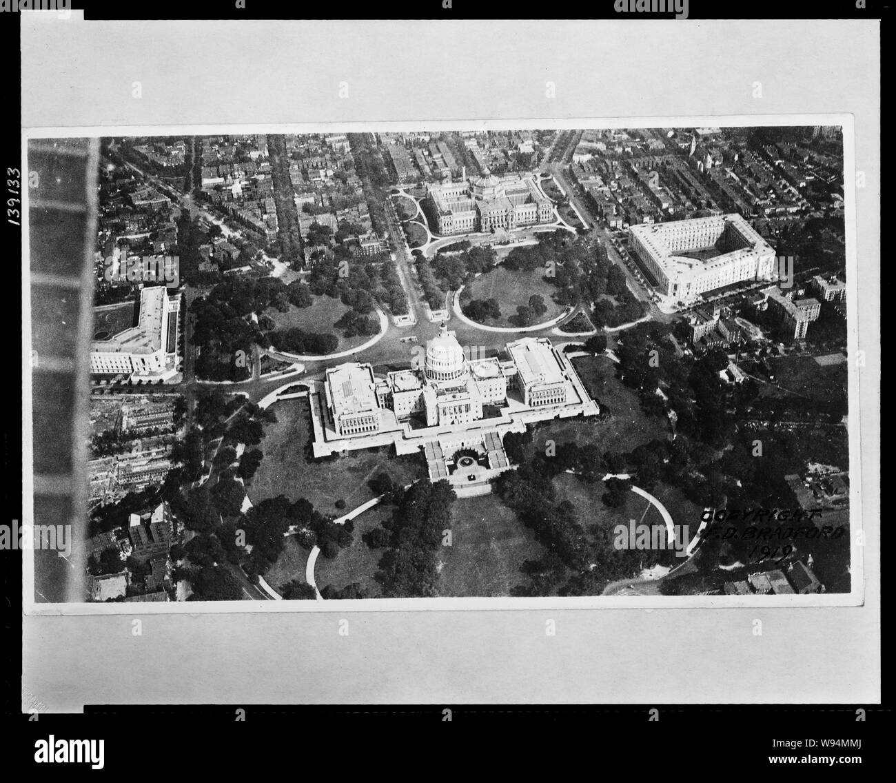 Vue aérienne de la capitale, la Bibliothèque du Congrès, Cannon House et Russell les bâtiments du Sénat à Washington, D.C. / F.D. Bradford Banque D'Images