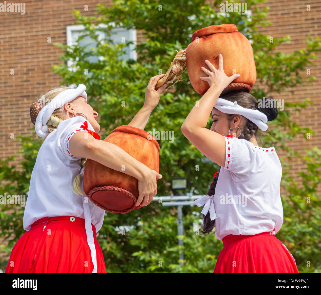 Danseurs de Costa Rica se produisant au Festival International de Billingham World Dance. Banque D'Images