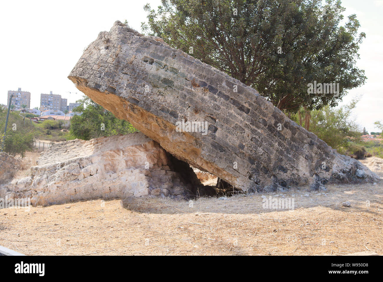 Ruines de la tour dans le parc, d'Ashkelon, Israël Banque D'Images