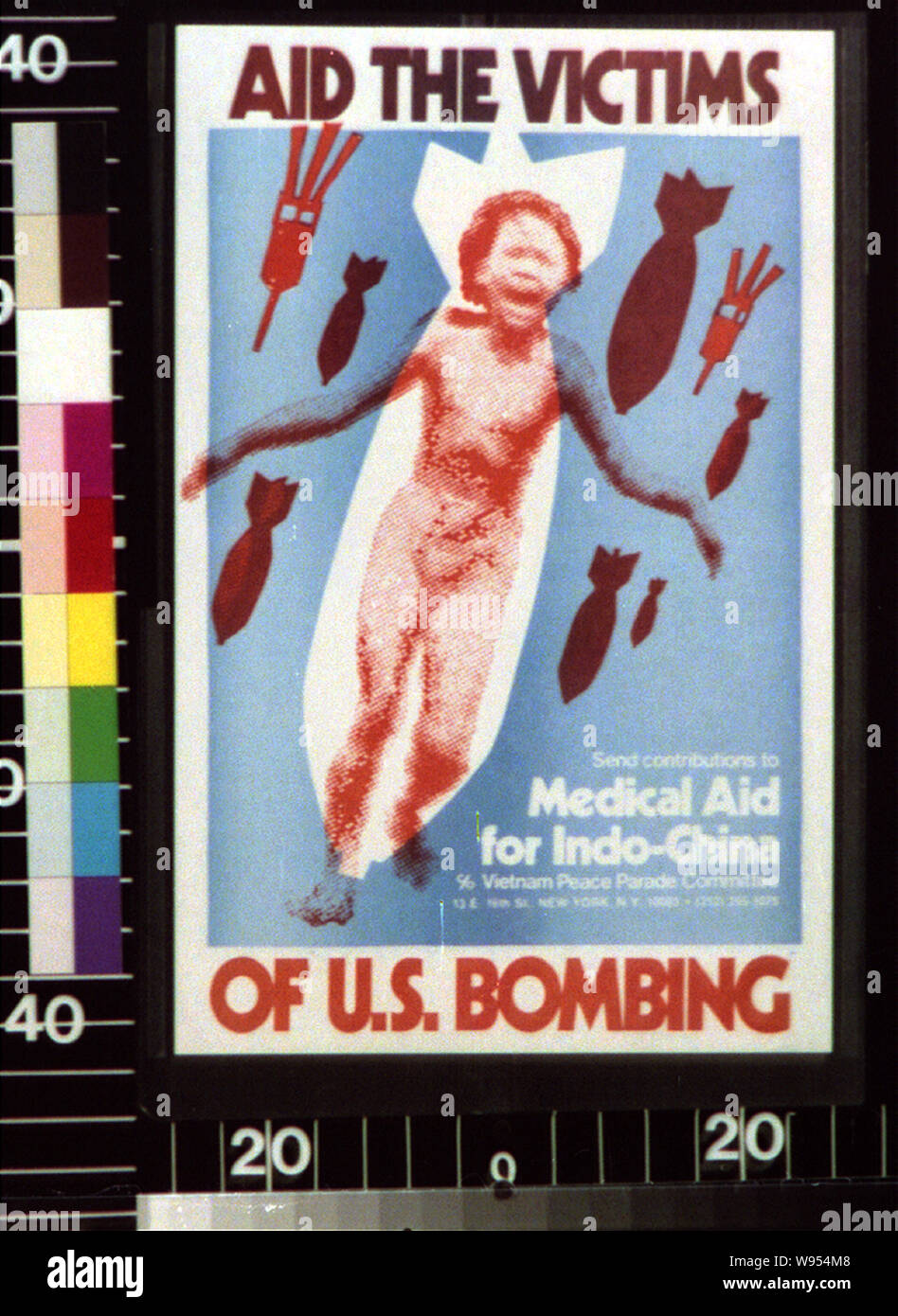 Aider les victimes de bombardements américains envoyer vos contributions à l'aide médicale pour l'Indochine, c/o Comité du Défilé de la paix au Vietnam. Résumé : 1 : impression couleur (format affiche) Banque D'Images