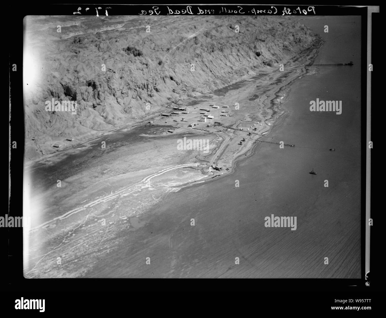 Films de l'air (1937). La potasse Palestine Camp à Jebel Usdum Banque D'Images