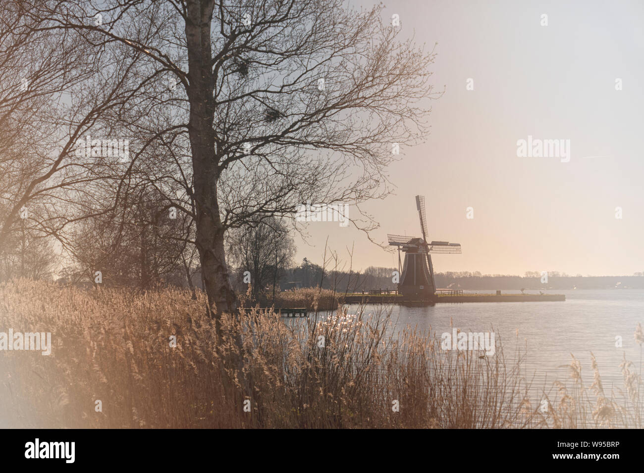 Moulin De Helper à Paterswoldsemeer dans la province de Groningue, Pays-Bas Banque D'Images