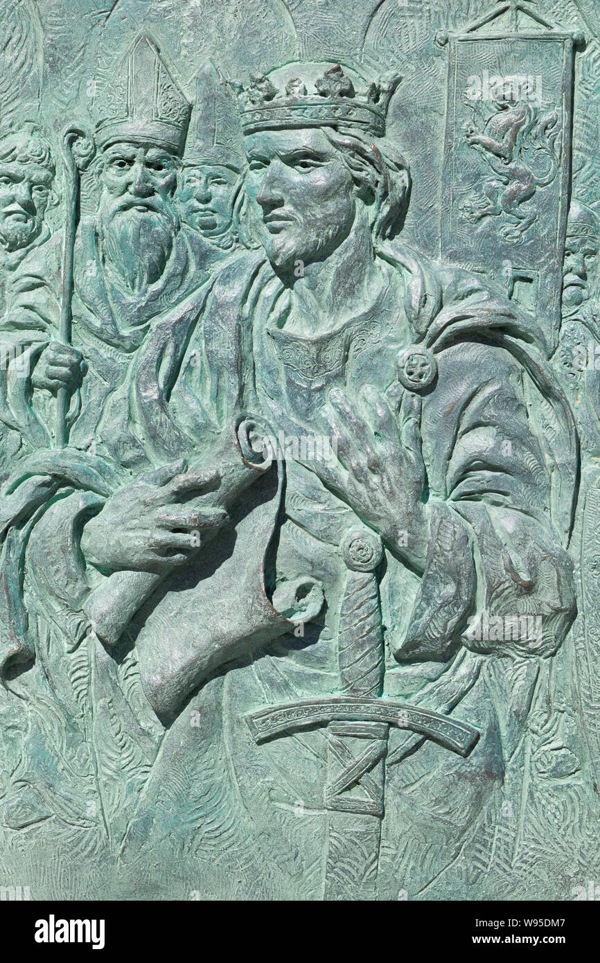 Leon, Espagne - Juin 25th, 2019 : Alfonso IX, 12e siècle, le roi de León et de Galice. Monument à Santo Martino square, León, Espagne. Sculpté par Estanisla Banque D'Images