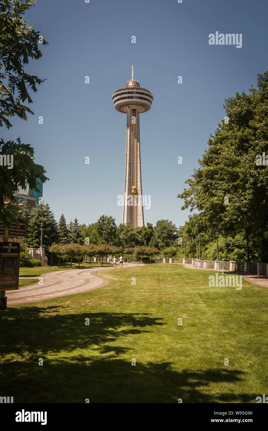 La tour Skylon, Niagara Falls Banque D'Images
