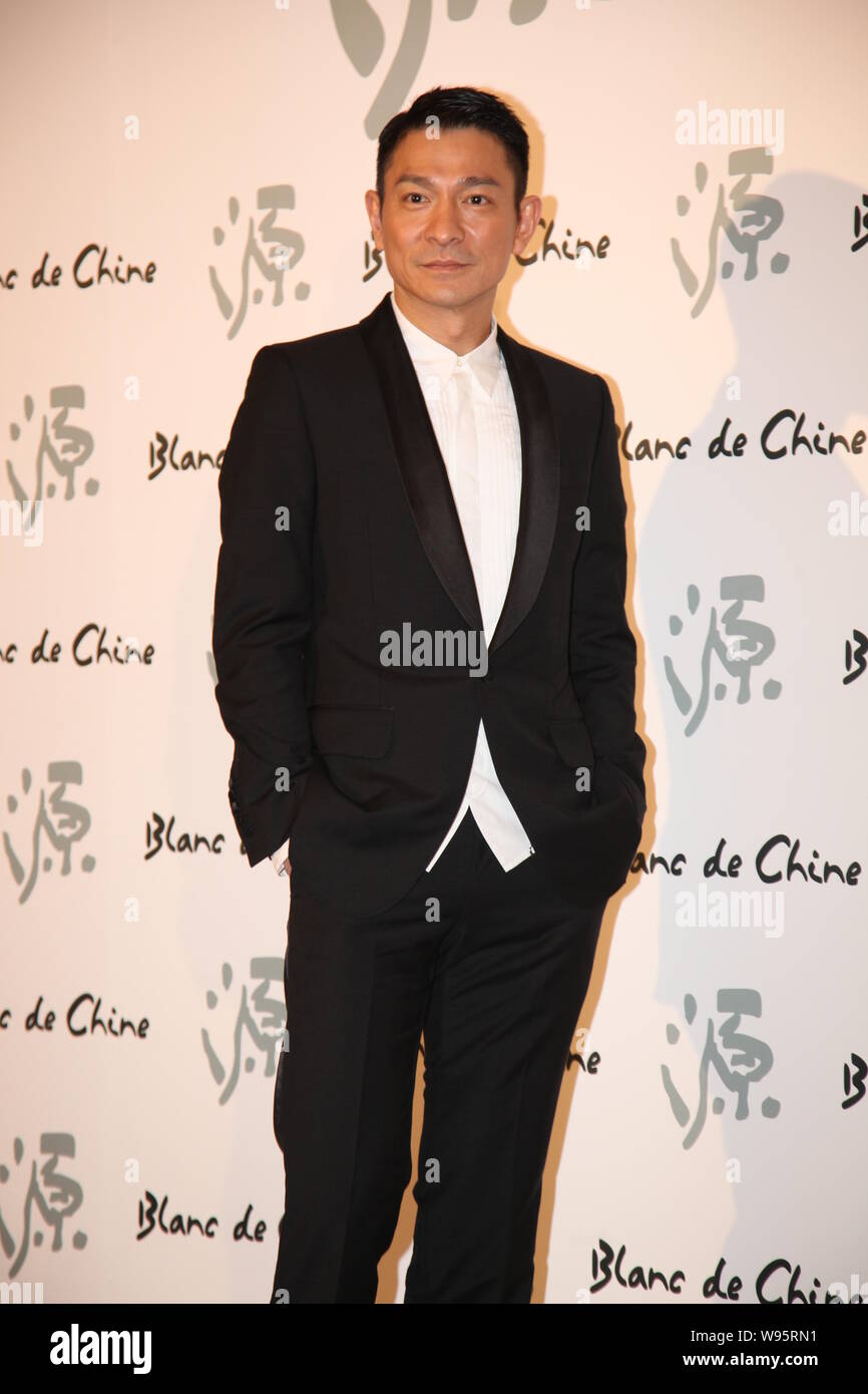 --File--Hong Kong, chanteur et acteur Andy Lau pose au cours d'une conférence de presse à Hong Kong, Chine, 20 avril 2012. Jay Chou, un célèbre la musique pop de Taiwan Banque D'Images