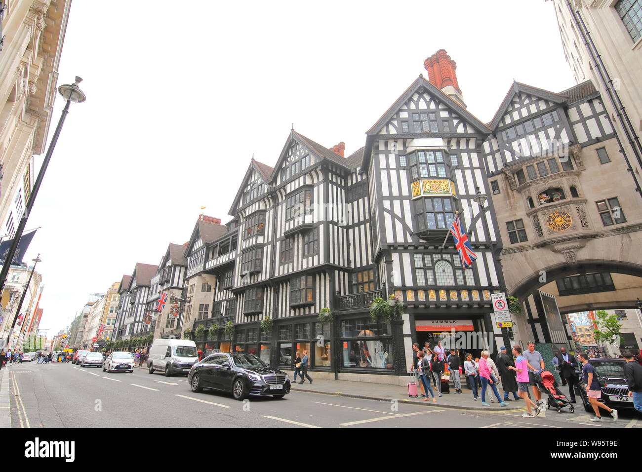 Centre commercial Liberty Oxford Circus cityscape London UK Banque D'Images