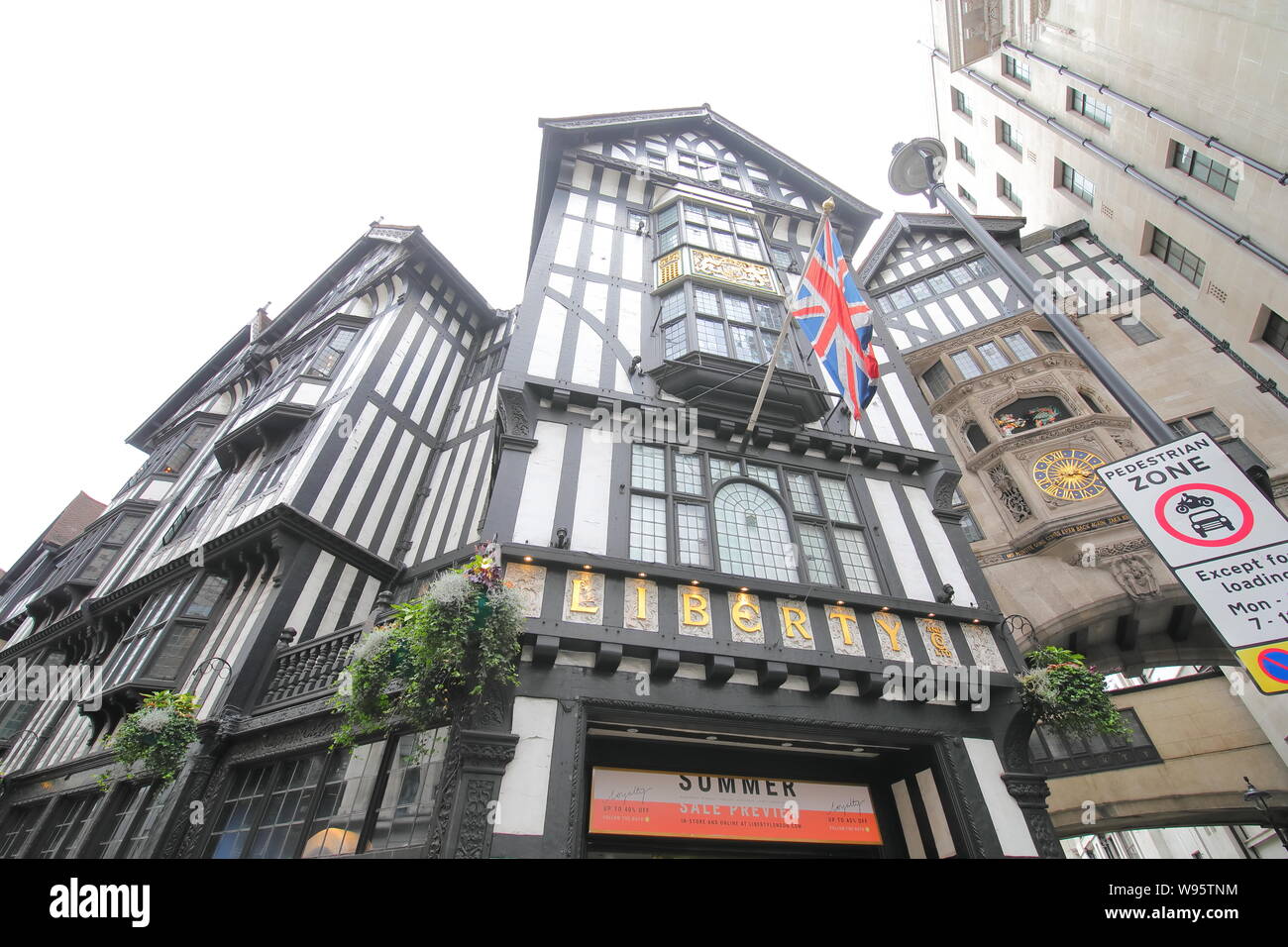 Centre commercial Liberty Oxford Circus cityscape London UK Banque D'Images