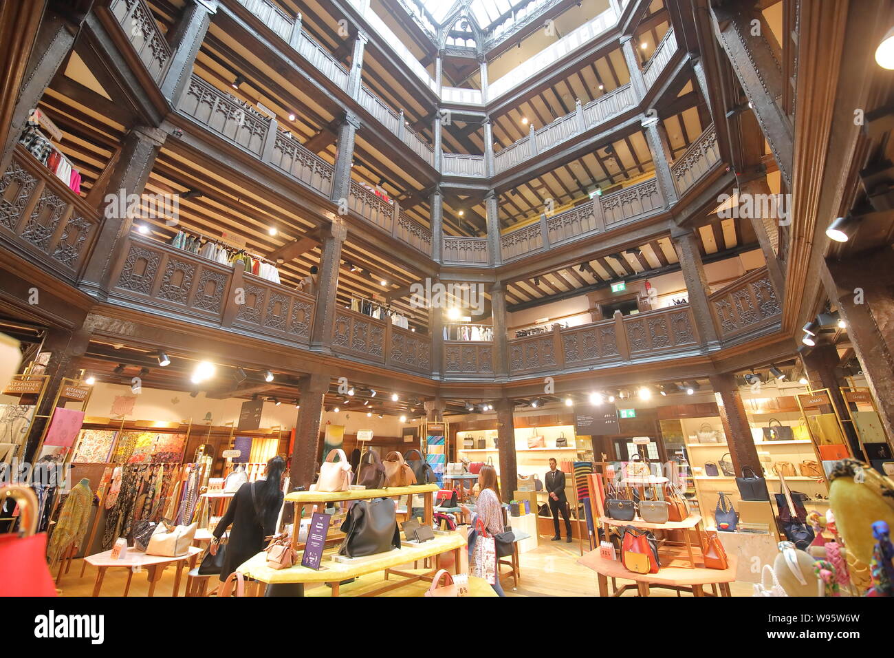 Centre commercial Liberty Oxford Circus cityscape London UK Banque D'Images