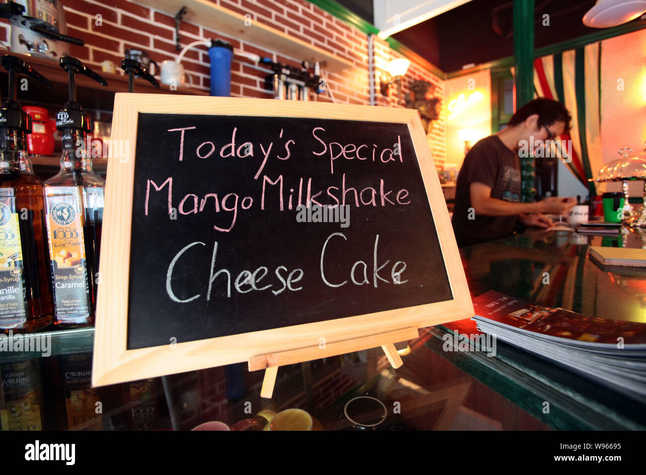 Un menu écrit est affiché dans un central Perk cafe à Shanghai, Chine, le 3 septembre 2012. Central Perk, l'impasse sur l'exemplaire de la cafe de la télévision se Banque D'Images