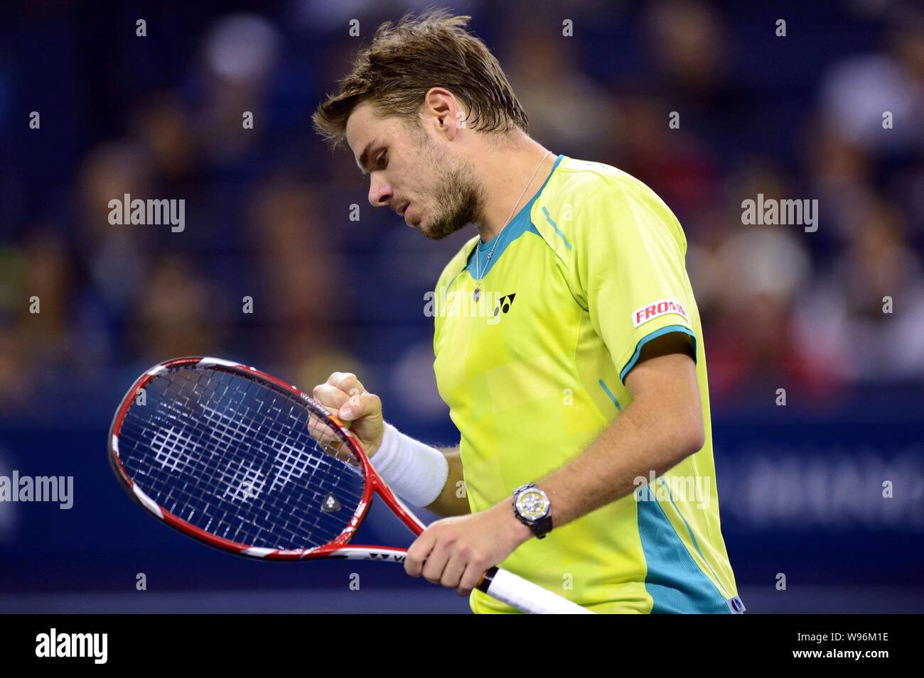 Stanislas Wawrinka de Suisse célèbre après avoir marqué contre Roger Federer de la Suisse dans leur troisième match de la mens des célibataires au cours de Banque D'Images