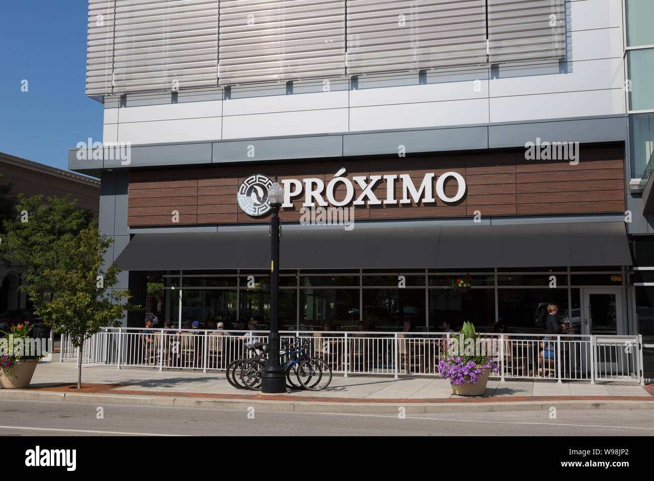 La façade du restaurant branché Próximo dans le centre-ville de fort Wayne, Indiana, États-Unis. Banque D'Images
