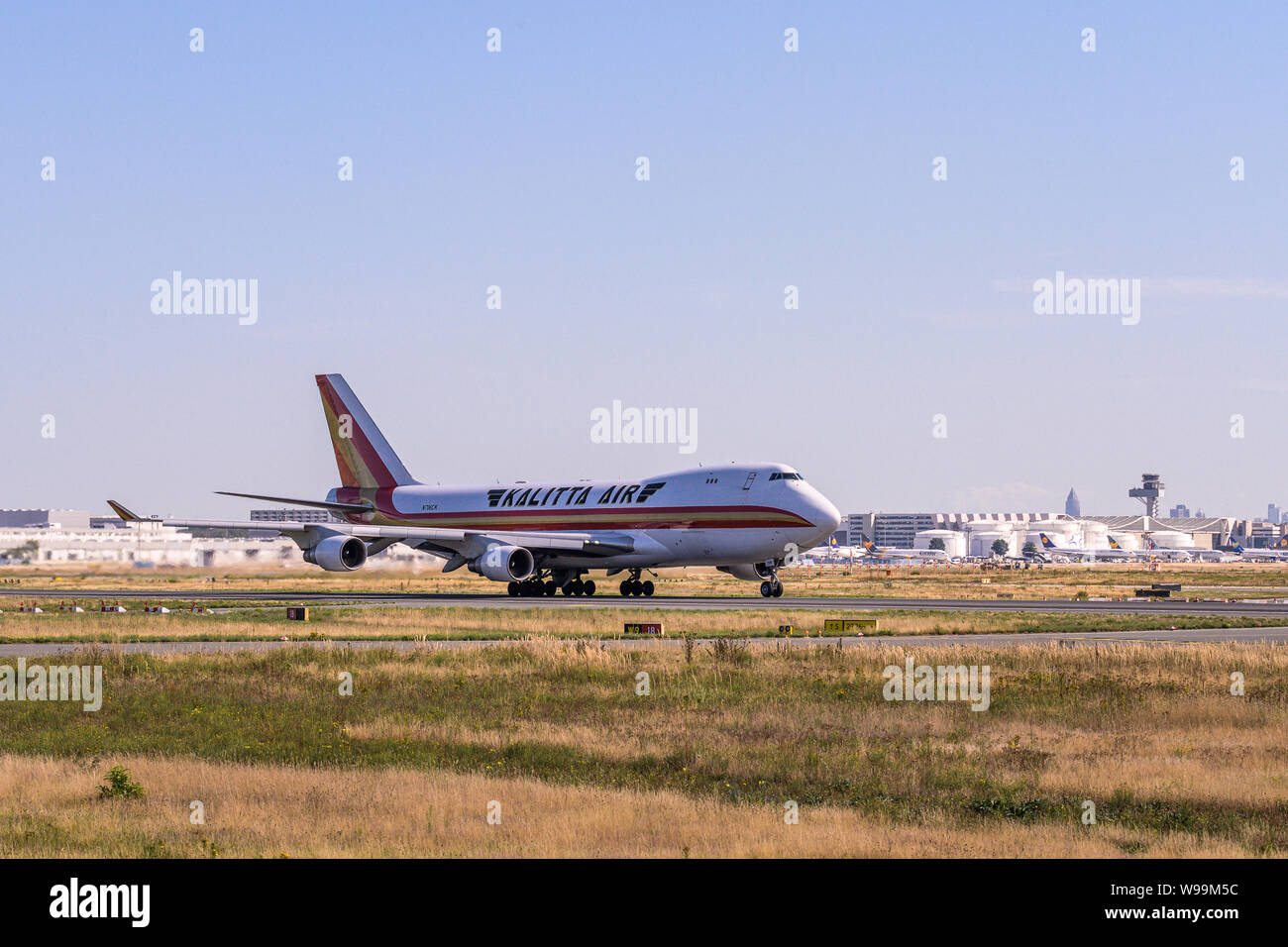 Francfort ALLEMAGNE 11.08.19 Kalitta Air Boeing 747 jumbo jet 4-moteur à l'avion de ligne à partir de l'aéroport de décollage de l'aéroport. Banque D'Images