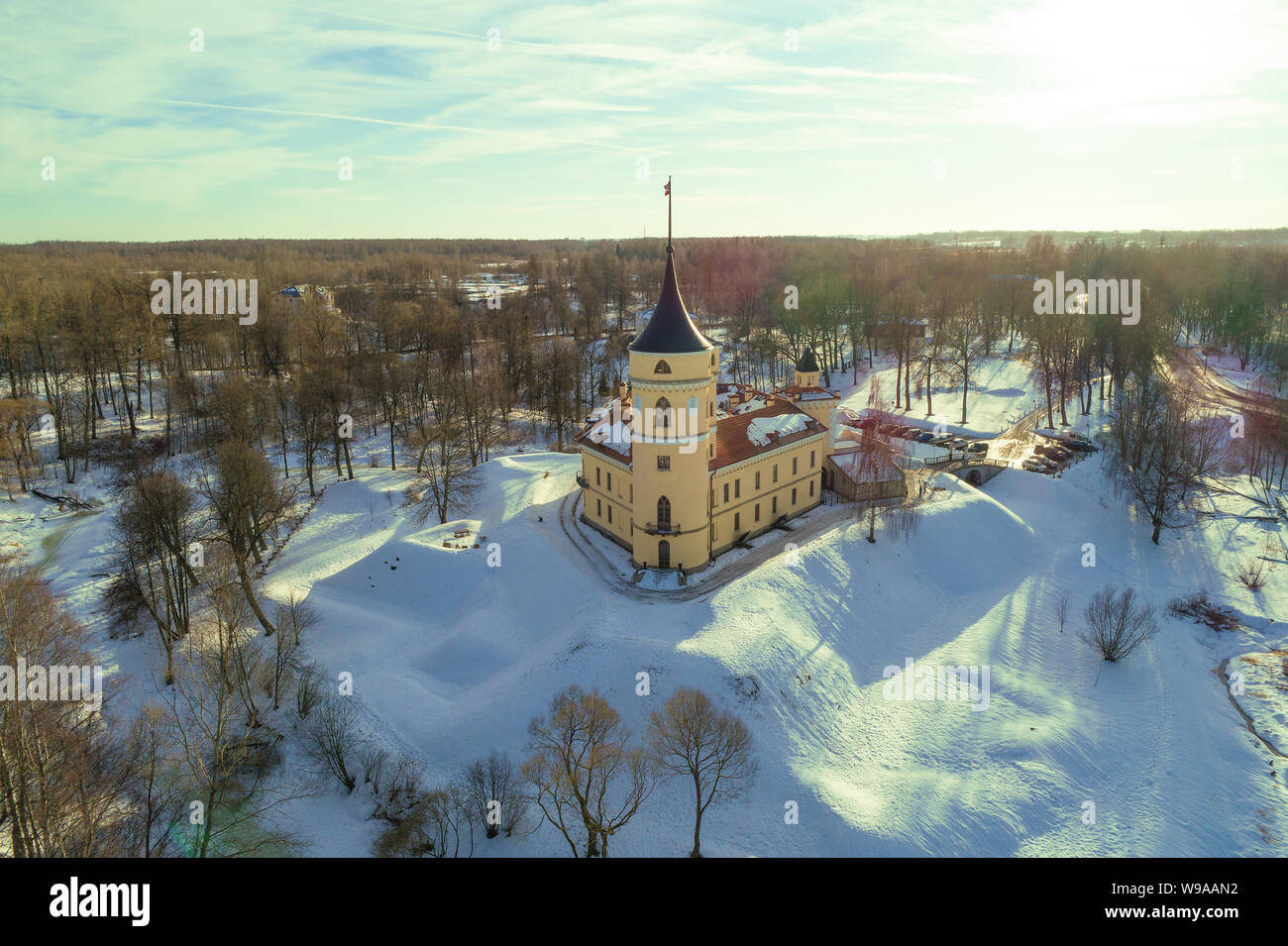 Vue sur le château de bip (Mariental) on a sunny sunny Février soir (Photographie aérienne). Pavlovsk, aux environs de Saint-Pétersbourg. La Russie Banque D'Images