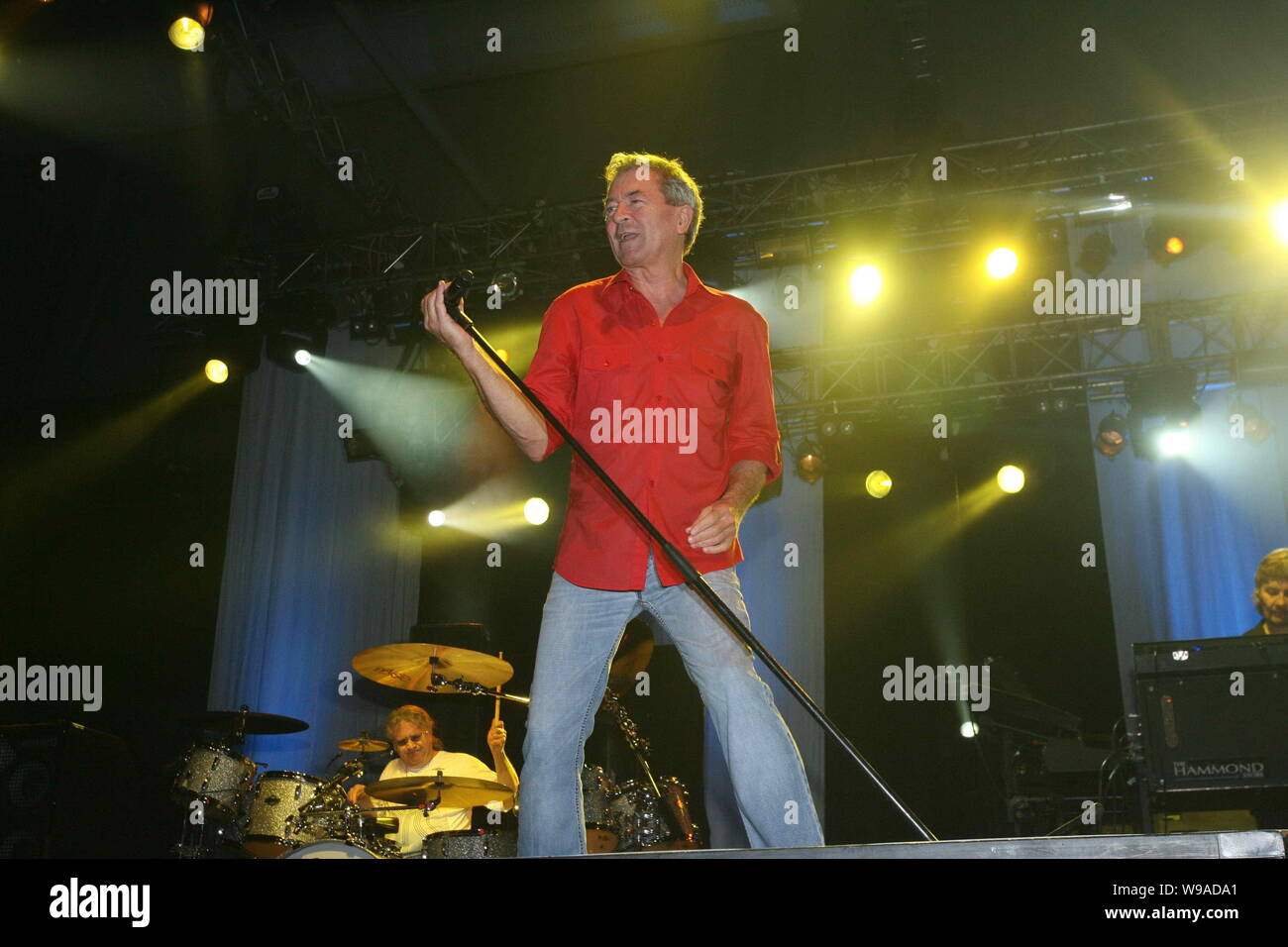 Ian Gillan du groupe de rock britannique Deep Purple exécute pendant leur concert à Hong Kong, Chine, le 10 mai 2010. Banque D'Images