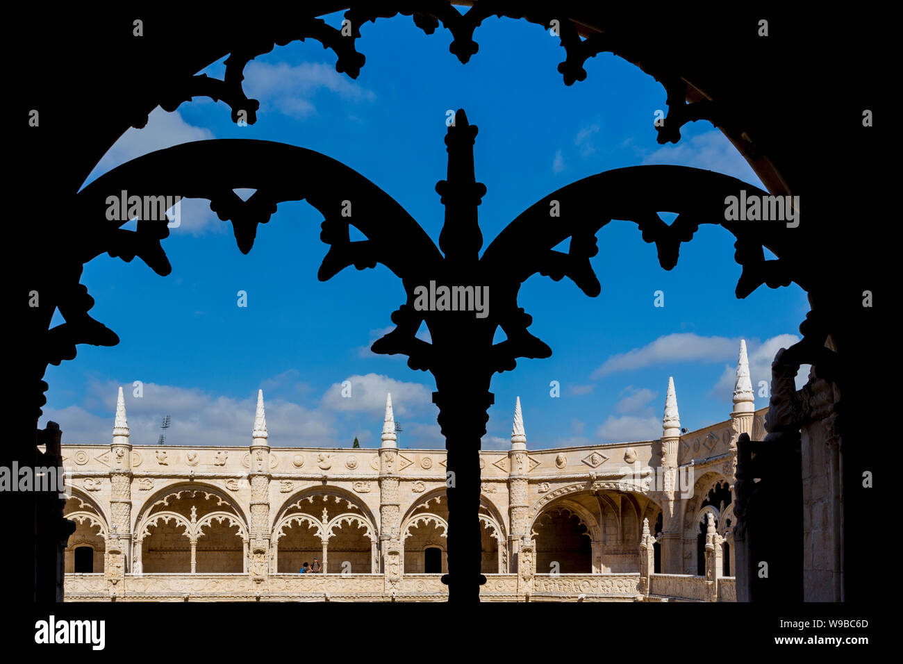Lisbonne, Portugal. Le cloître de l'Mosteiro dos Jeronimos, ou le monastère des Hiéronymites de la. Le monastère est considéré comme un triomphe de l'art manuélin Banque D'Images