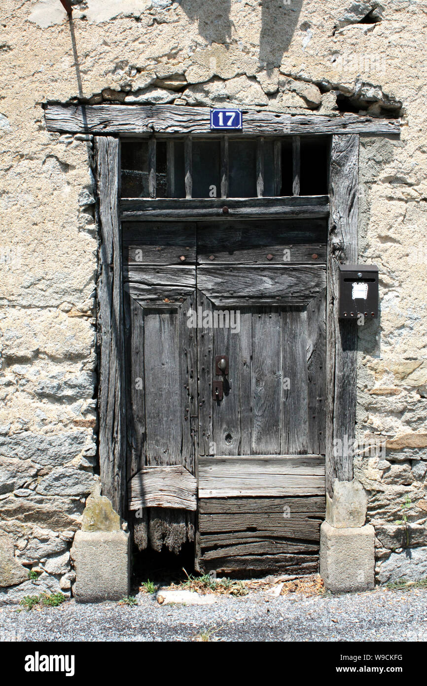 Vieille porte, Brousses-et-Villaret, Tarn, France Banque D'Images