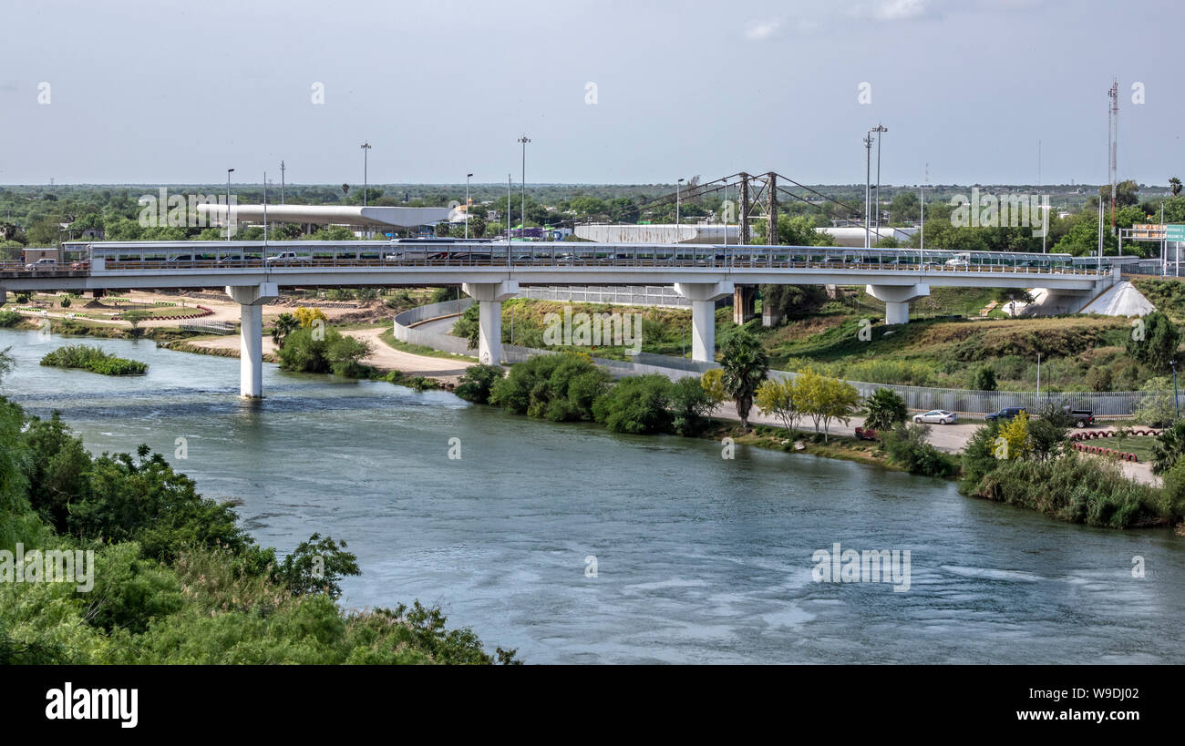 Pied et location de pont. Starr County Pont International, Roms, Texas, États-Unis Banque D'Images