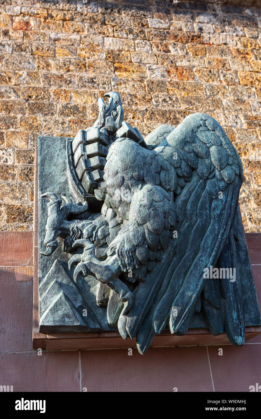 CASSINO. L'un des 16 sculptures en bronze au Mémorial de la France combattante, fort du Mont-Valérien, Suresnes, Paris. Banque D'Images