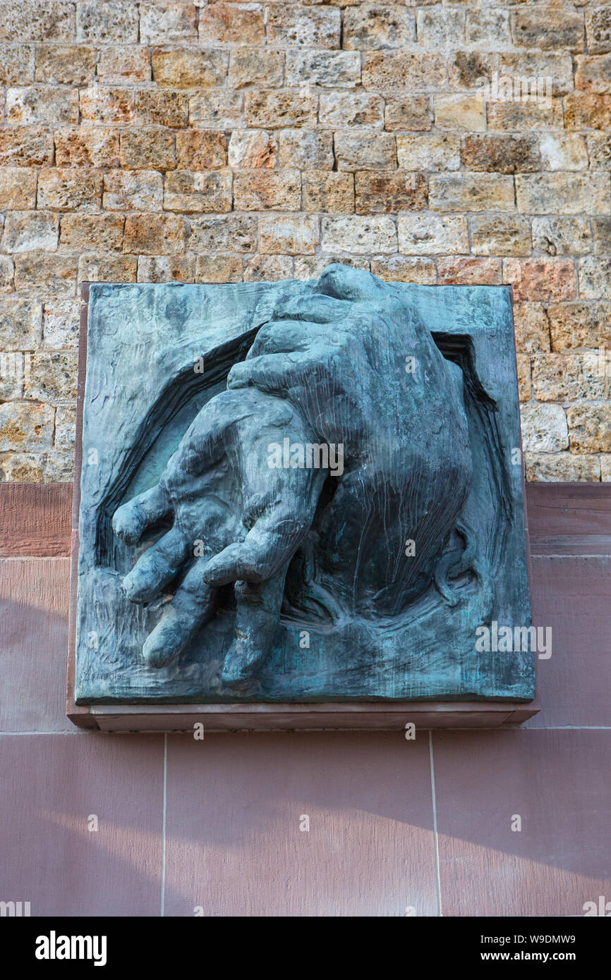 PARIS. L'un des 16 sculptures en bronze au Mémorial de la France combattante, fort du Mont-Valérien, Suresnes, Paris. Banque D'Images