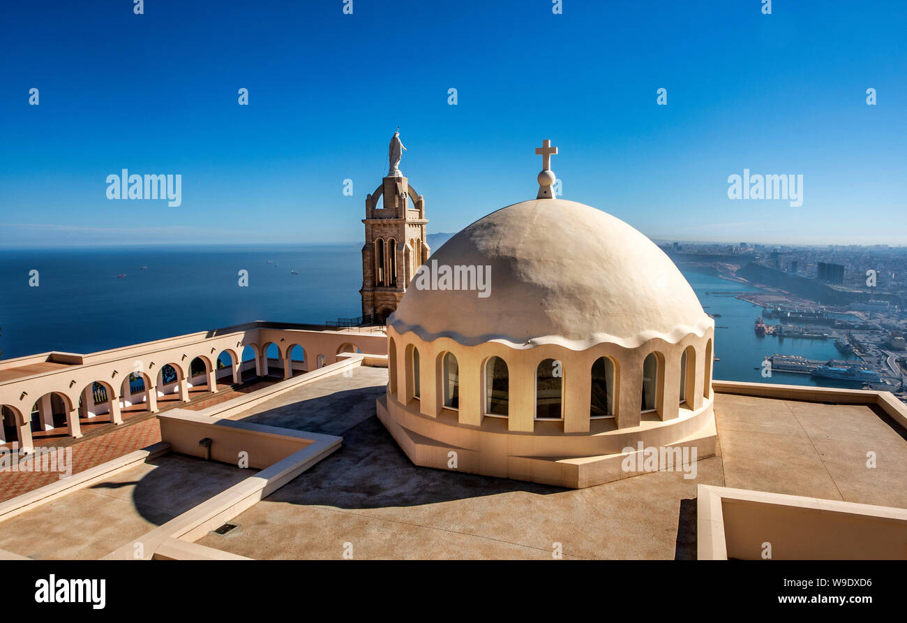 Algérie, Oran Ville, église à Djebel Murjadjo Mountain, panorama Banque D'Images