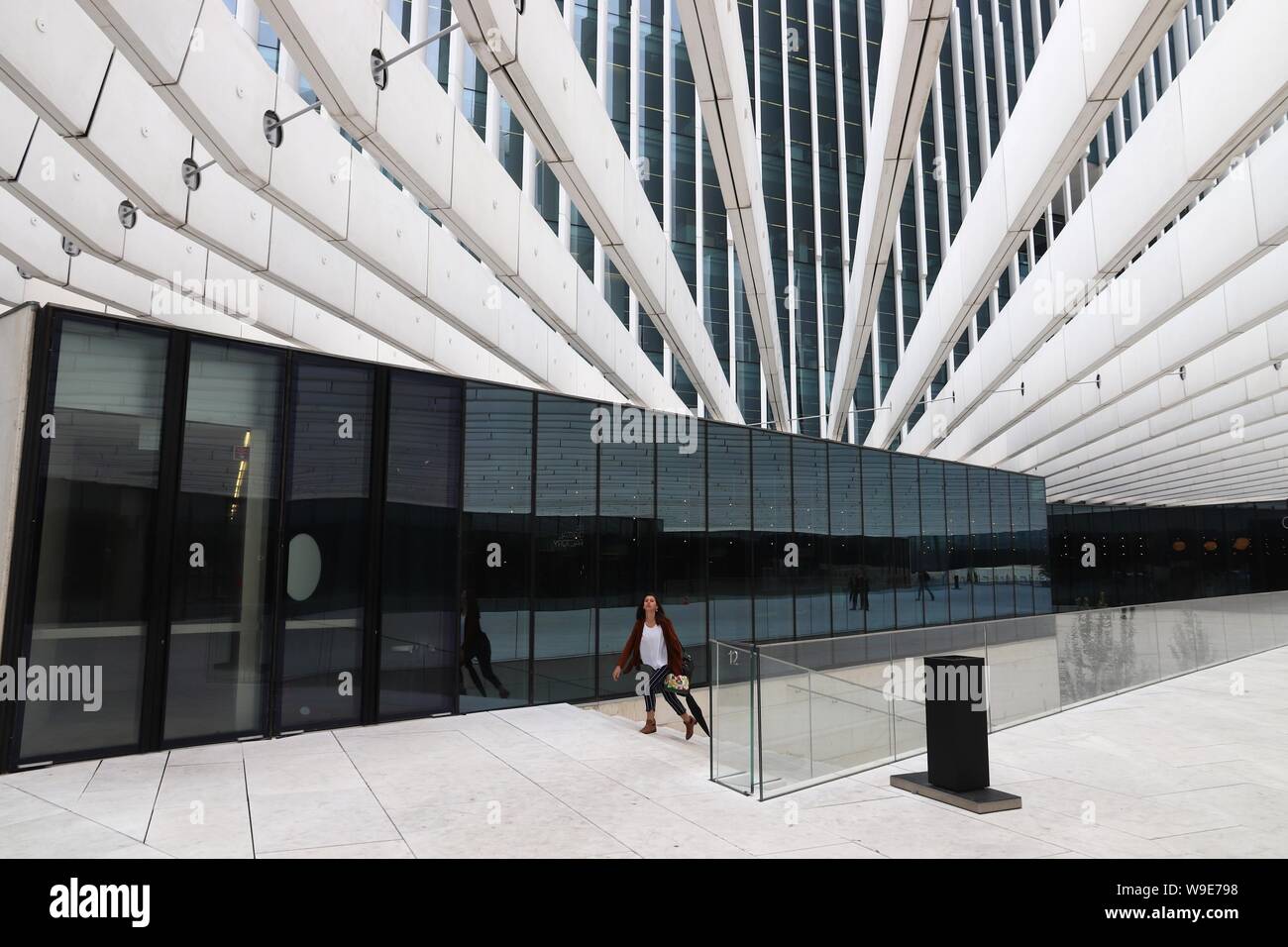 Lisbonne, Portugal - 6 juin 2018 : EDP Energias de Portugal immeuble de bureaux du siège à Lisbonne. L'informatique est un entreprise d'électricité portugaise Banque D'Images