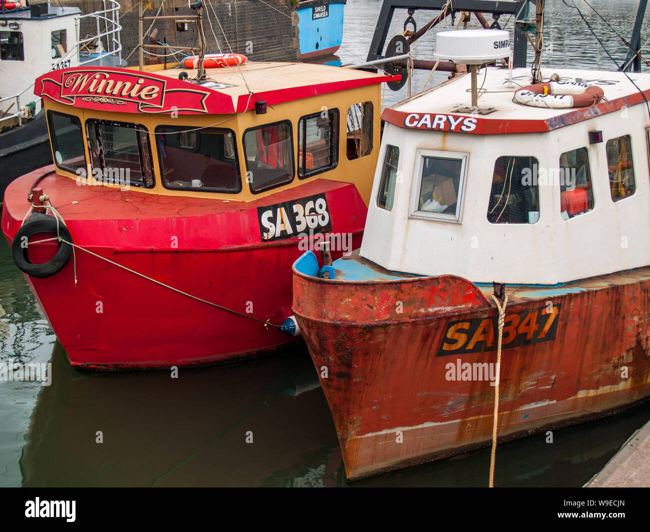 Port de plaisance de Swansea. Les bateaux de pêche amarrés au quai. Pays de Galles, Royaume-Uni Banque D'Images