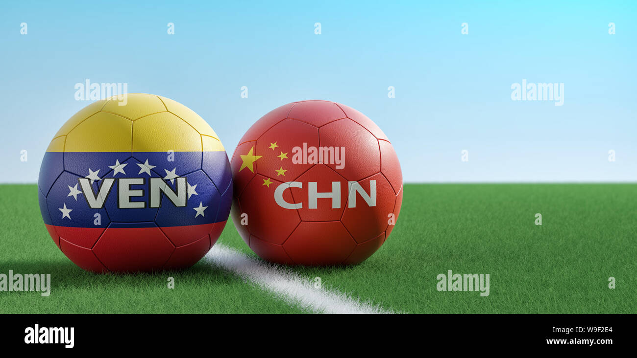 Chine vs Venezuela Match de foot - les ballons de football en Chine et Venezuelas couleurs nationales sur un terrain de soccer. Copie de l'espace sur le côté droit - le rendu 3D Banque D'Images