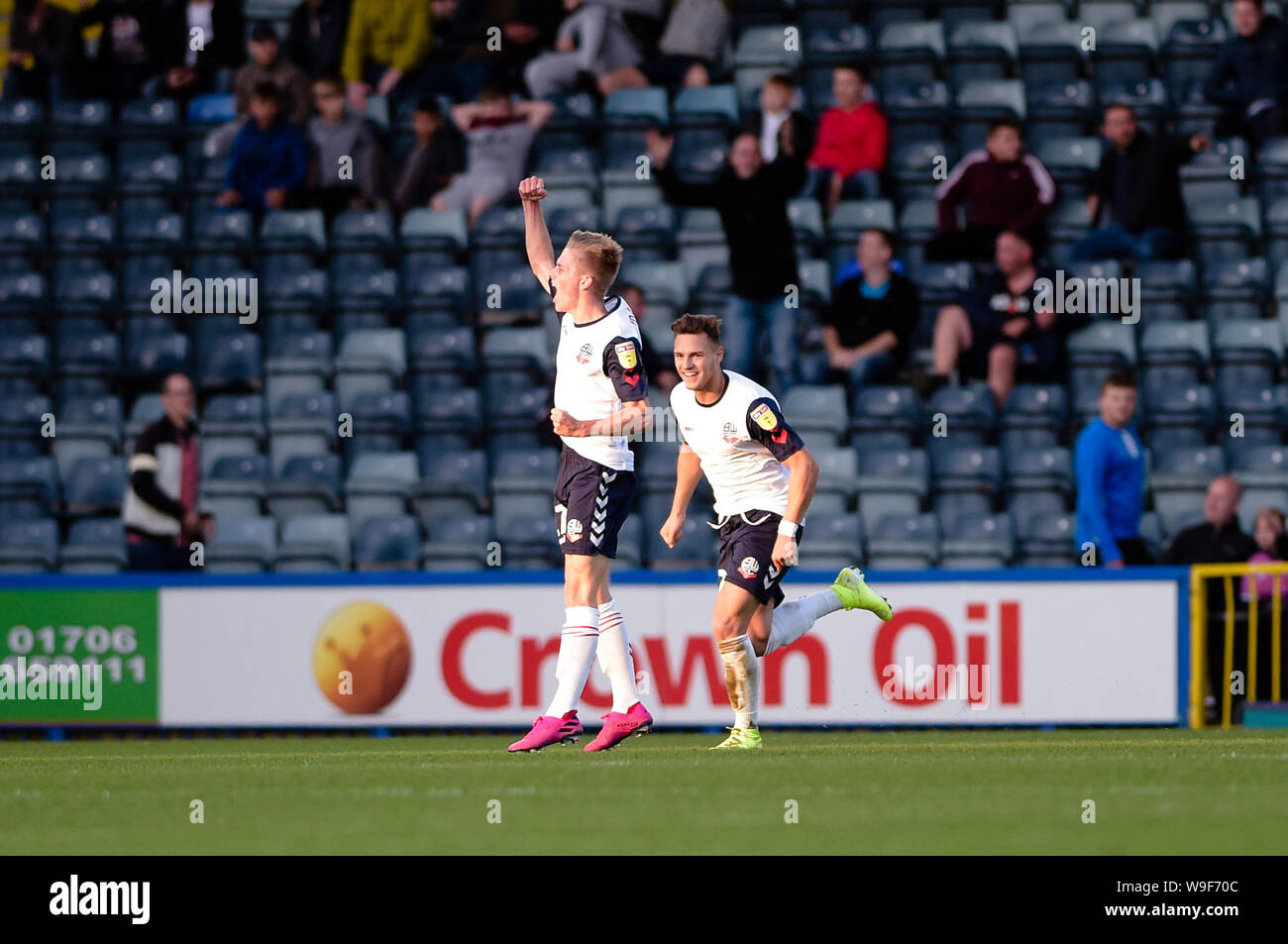 Rochdale, UK. 13Th Aug 2019. Le milieu de terrain des Bolton Wanderers Ronan Darcy (27) célèbre après avoir marqué le premier but lors du match de Coupe du buffle entre Bolton Wanderers et Rochdale Spotland Rochdale au stade, le mardi 13 août 2019. Usage éditorial uniquement, licence requise pour un usage commercial. Photographie peut uniquement être utilisé pour les journaux et/ou à des fins d'édition de magazines (Credit : Andy Whitehead | MI News) Credit : MI News & Sport /Alamy Live News Banque D'Images